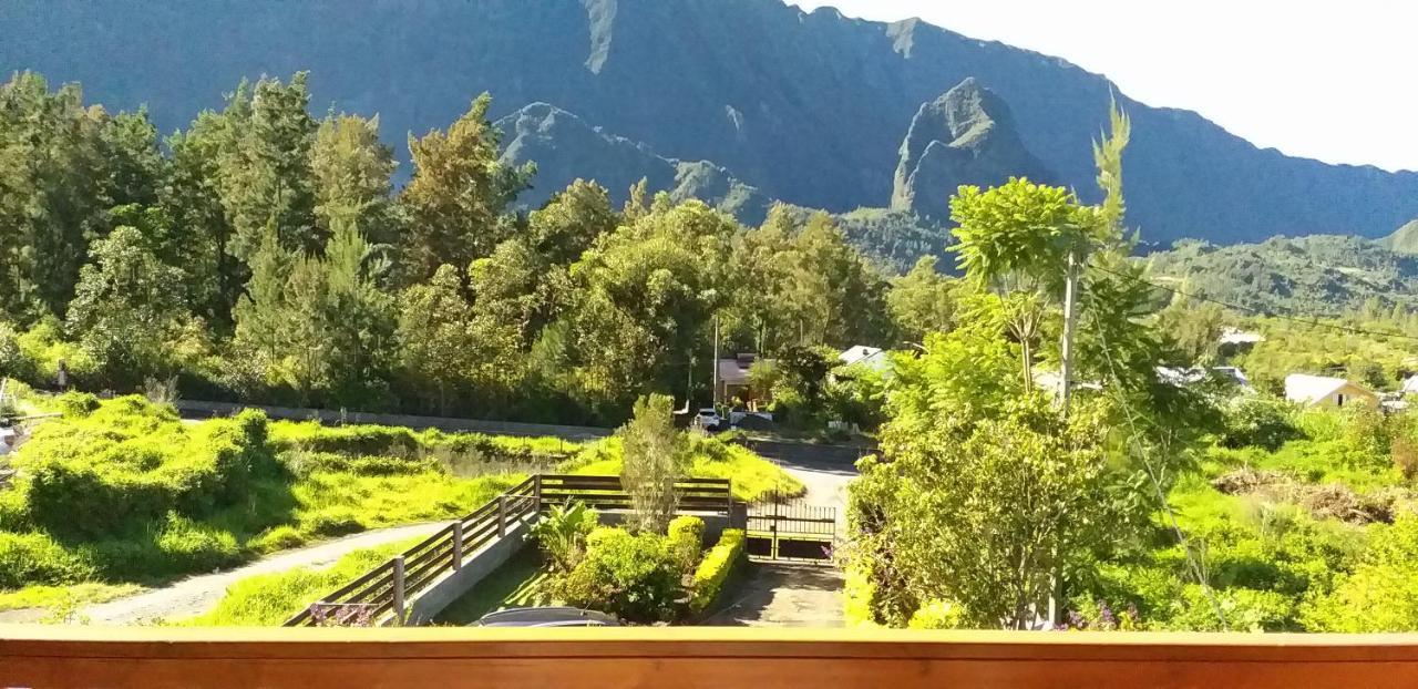 Chambre D'Hote Les Amoureux Du Cirque Cilaos Esterno foto